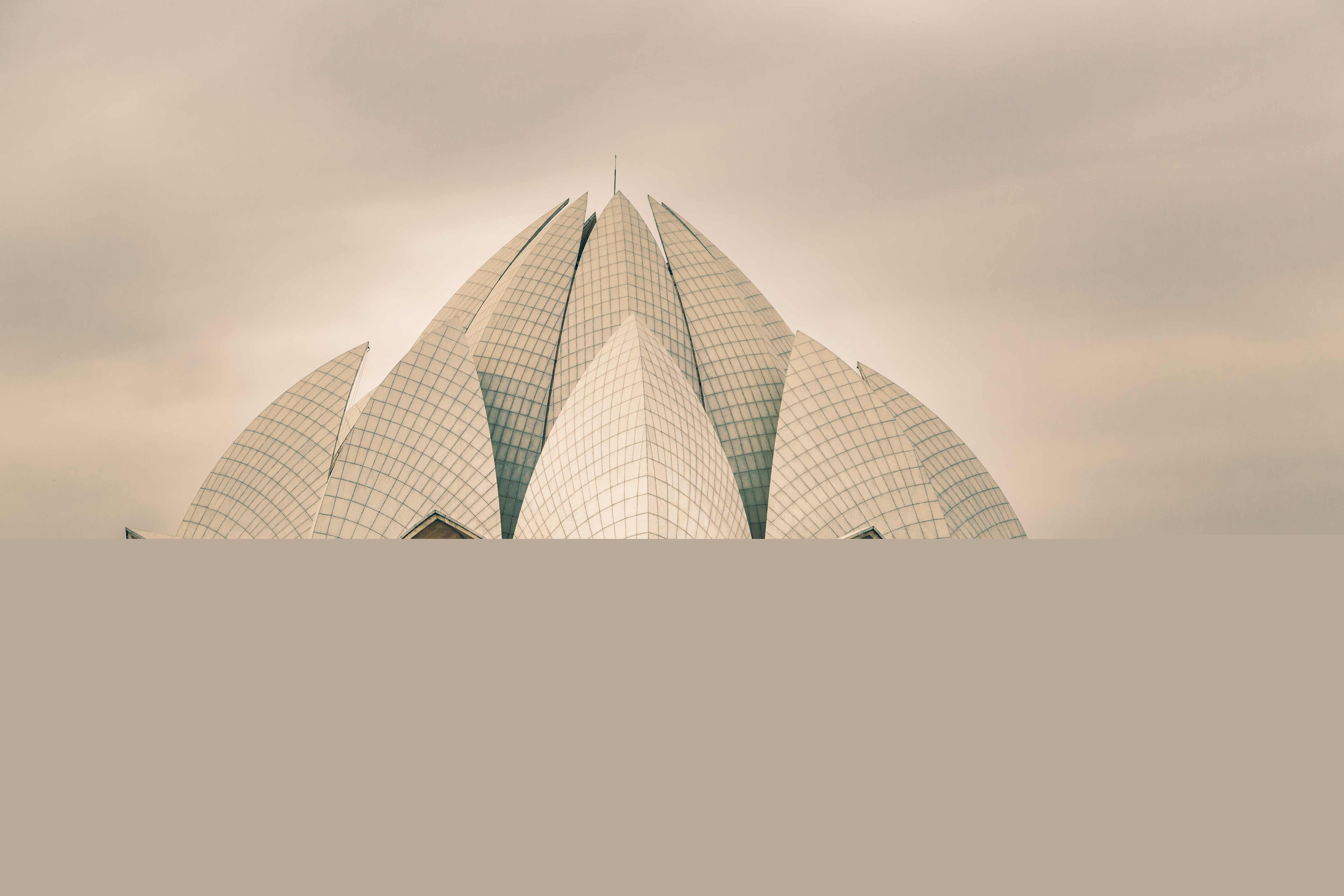 Why Choose Delhi for Aviation Education?
